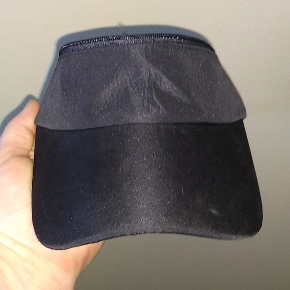 Hat / visor - Picture 6 of 6